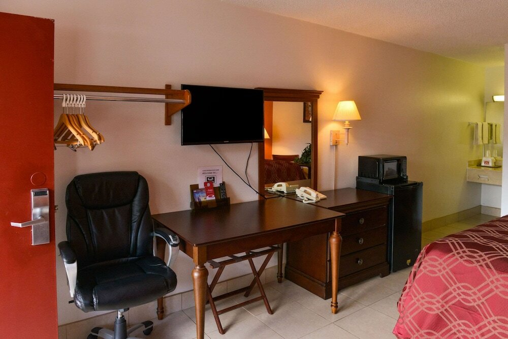 Фото Econo Lodge North