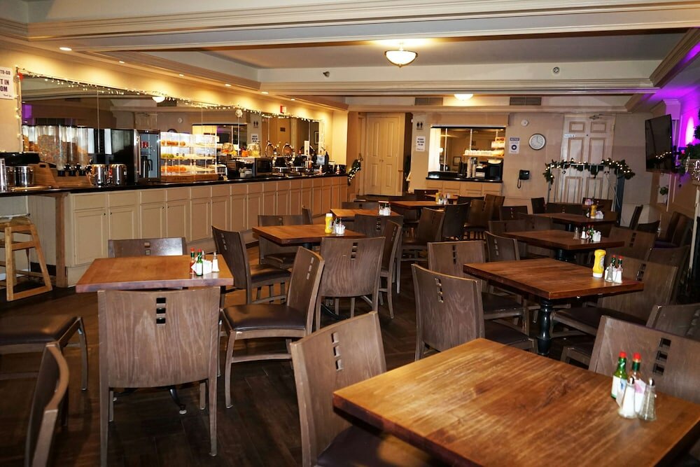 Фото Wingate by Wyndham Bellingham Heritage Inn