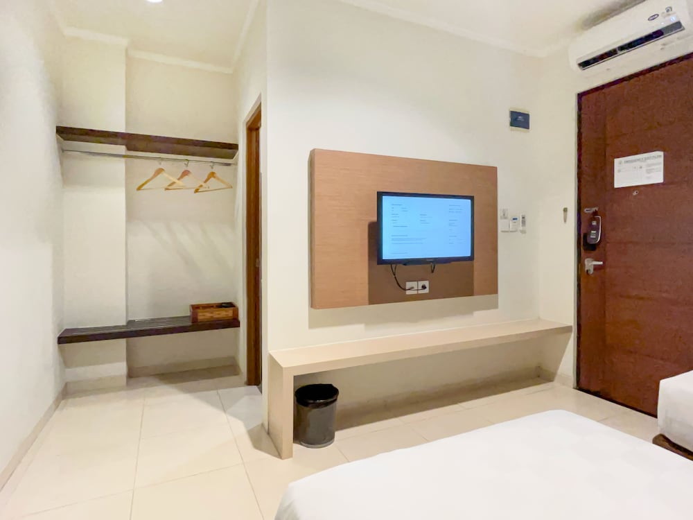 Фото Hotel 88 Embong Kenongo