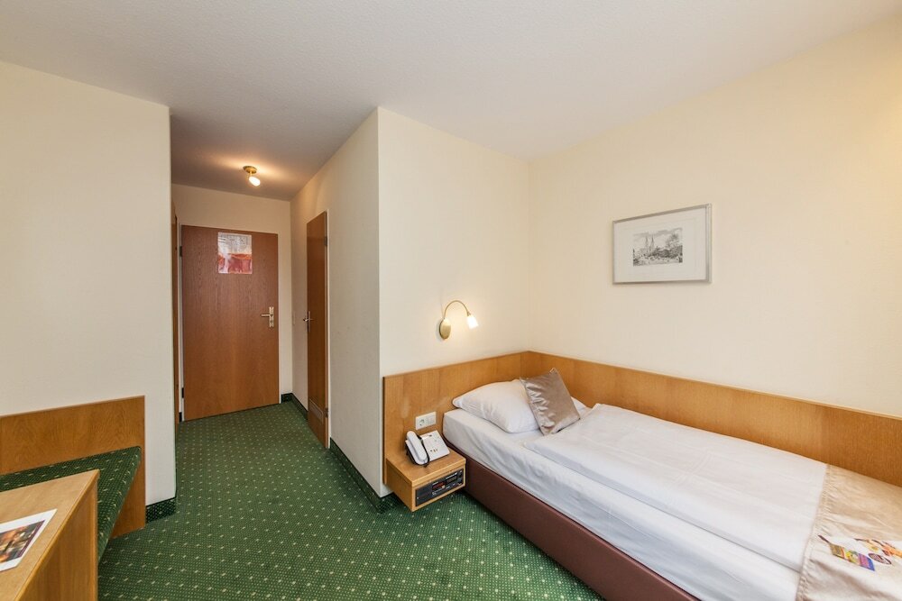 Фото Novum Hotel Strohgäu