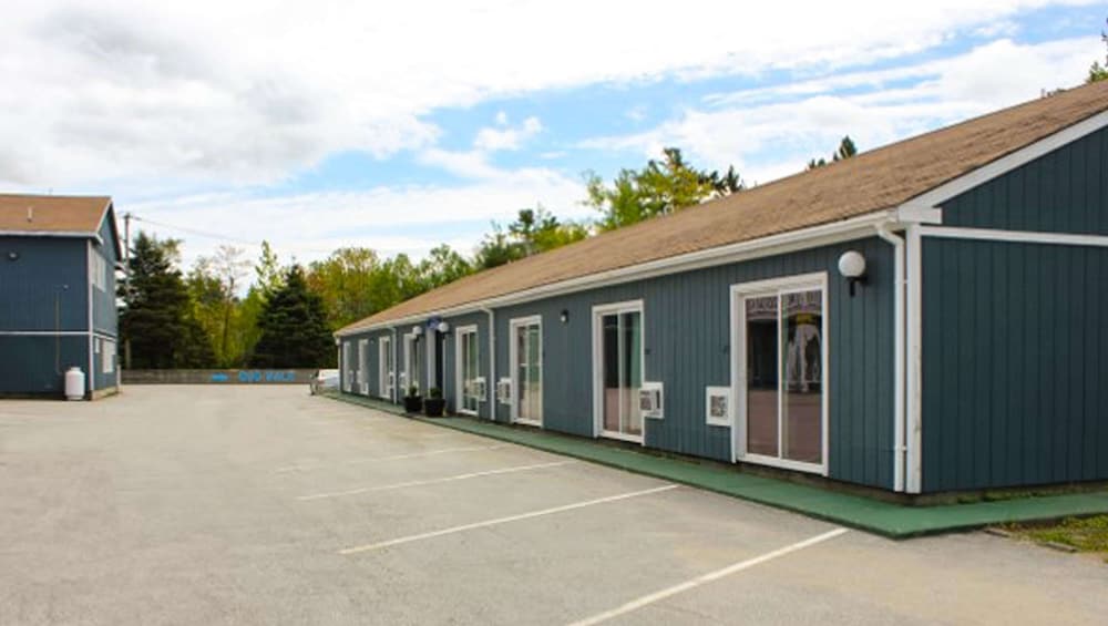 Фото Colonial Inn Ellsworth