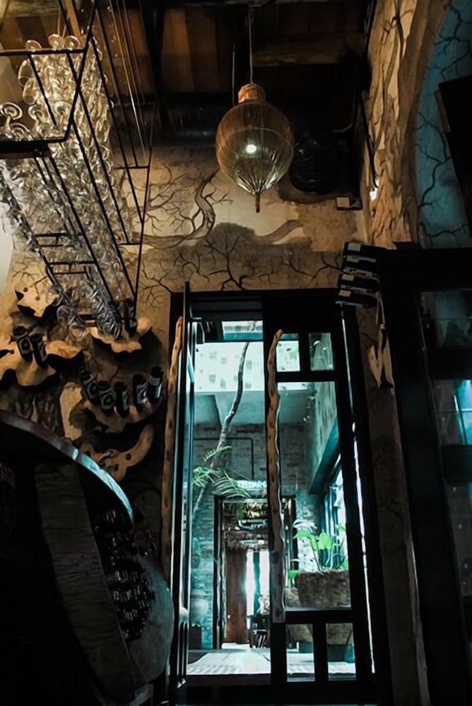 Фото The Happy 8 Retreat @ Old Town