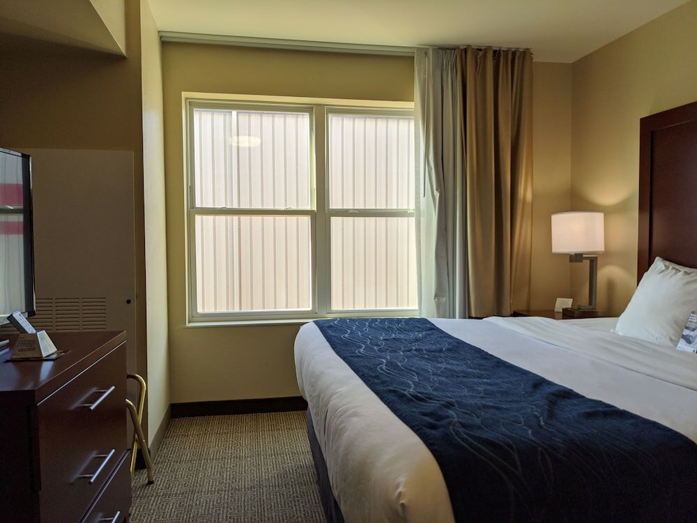 Фото Comfort Inn & Suites Northern Kentucky