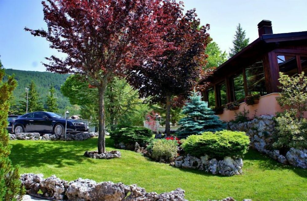 Фото Hotel Bucaneve