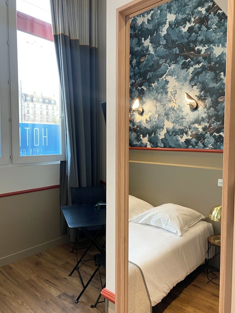 Фото Hotelo Lyon Charité