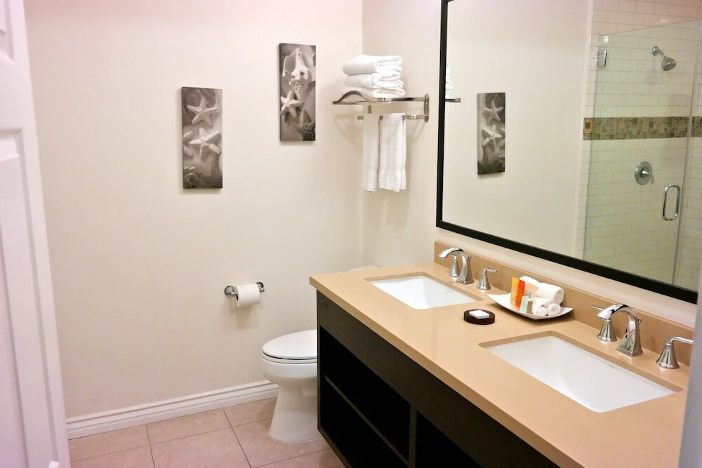 Фото Malibu Country Inn