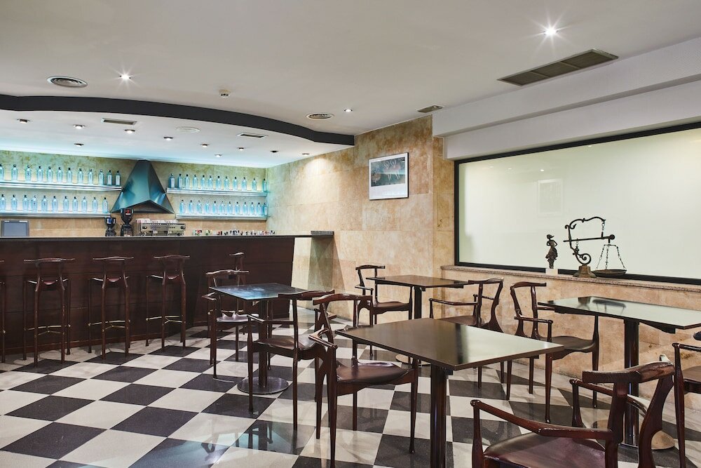 Фото Hotel Silken Rona Dalba