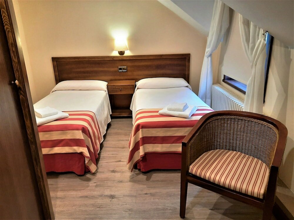 Фото Hotel Urogallo