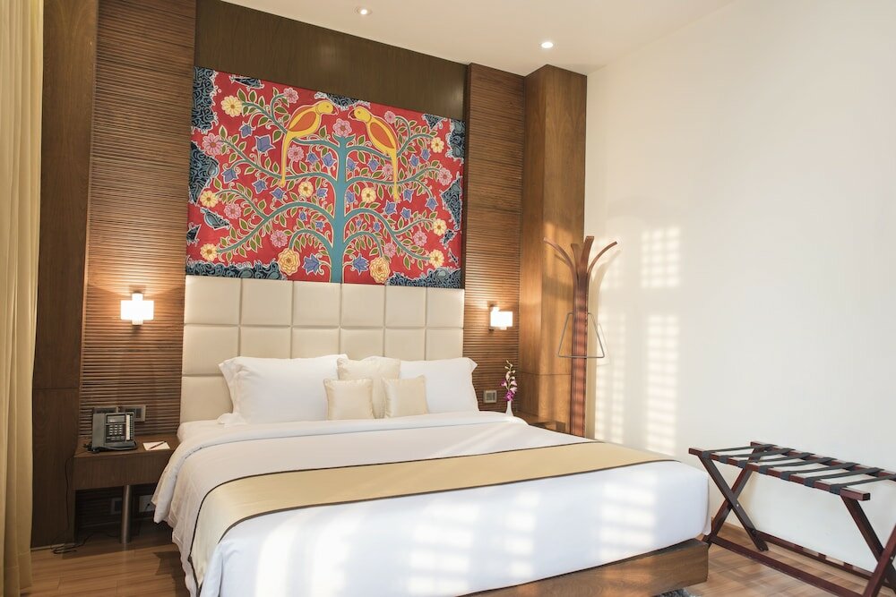 Фото Monotel Luxury Business Hotel