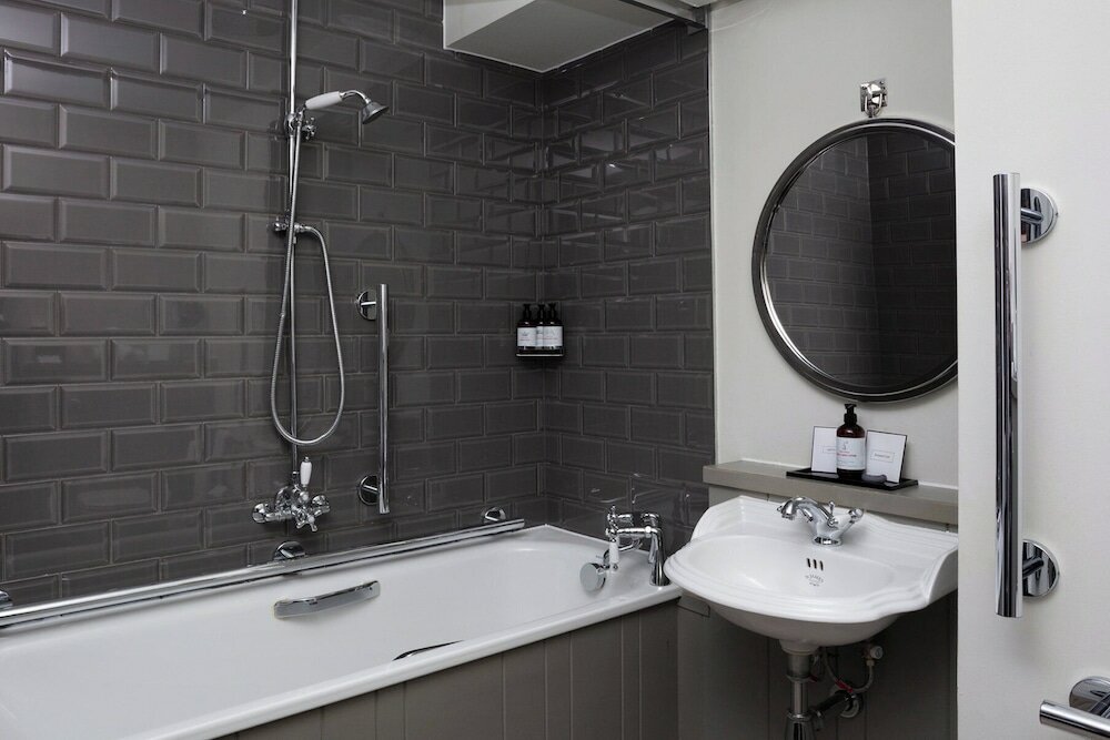 Фото Kimpton Charlotte Square Hotel