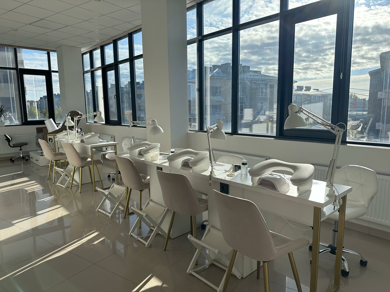 «Ногтевые студии в Аксае: лучшие салоны с «Хорошим местом»» фото материала