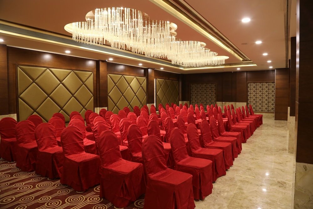 Фото The Fern Residency Mundra