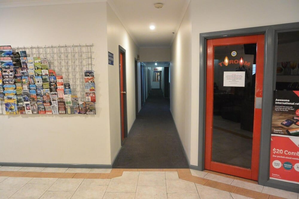 Фото City Edge on Elizabeth