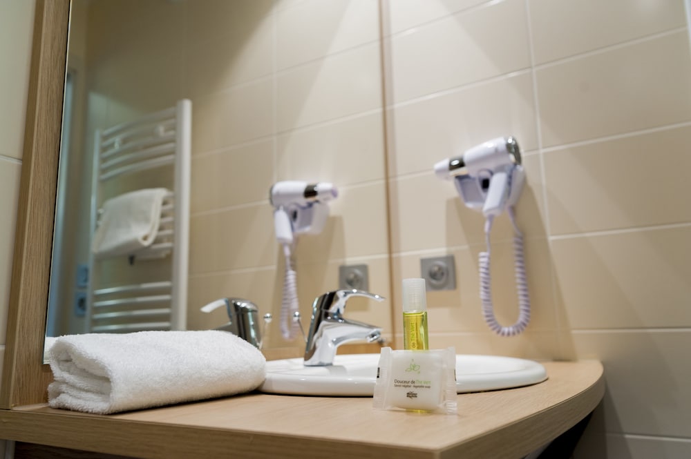 Фото Brit Hotel Mâcon Centre Gare