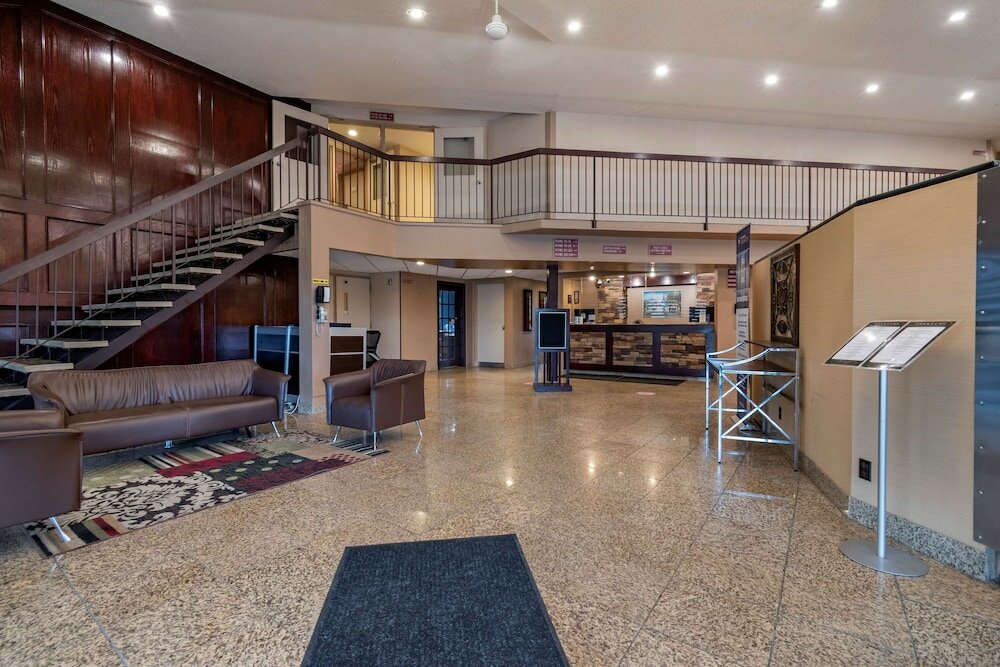 Фото Best Western Marquis Inn & Suites