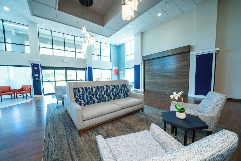 Фото Holiday Inn Express Hotel & Suites Tampa Northwest - Oldsmar, an Ihg Hotel