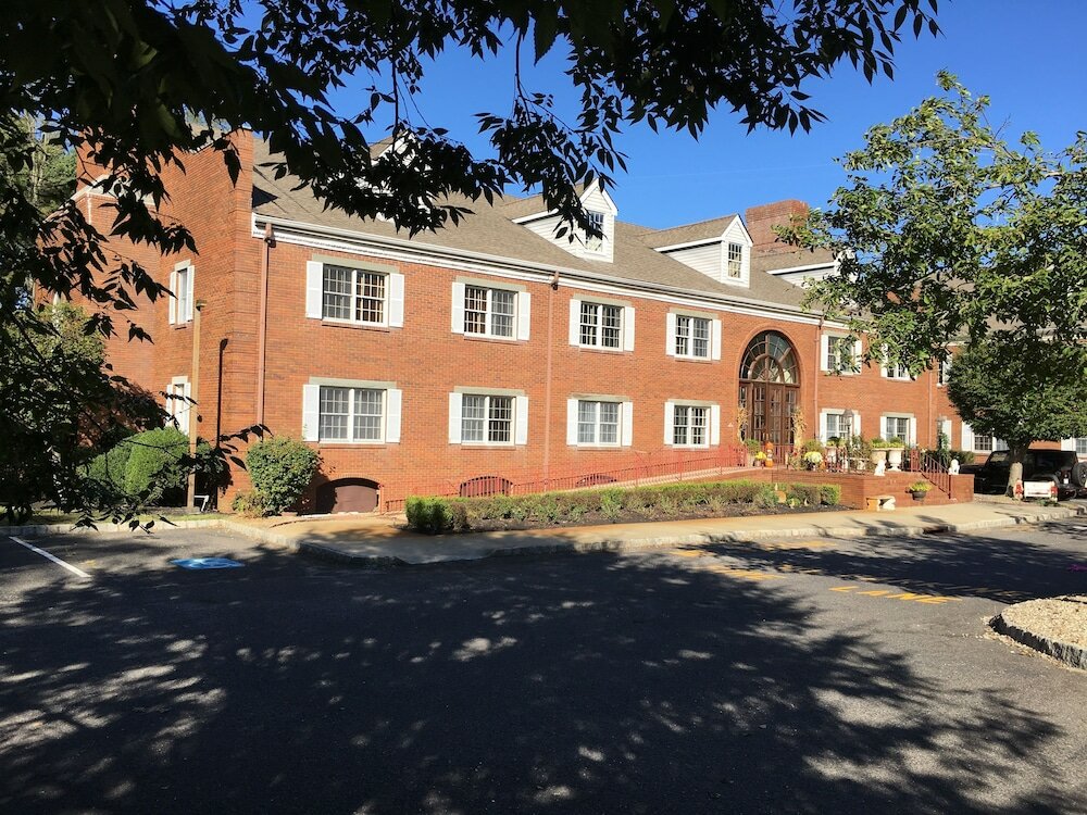 Фото Colts Neck Inn Hotel