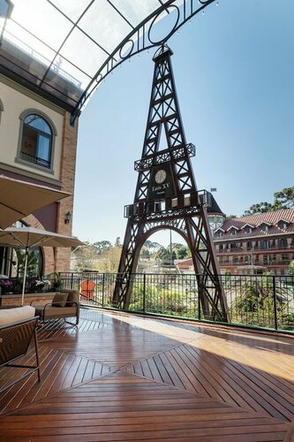 Внешний вид отеля Pousada Luís XV в Кампос-ду-Жордану, фото 5