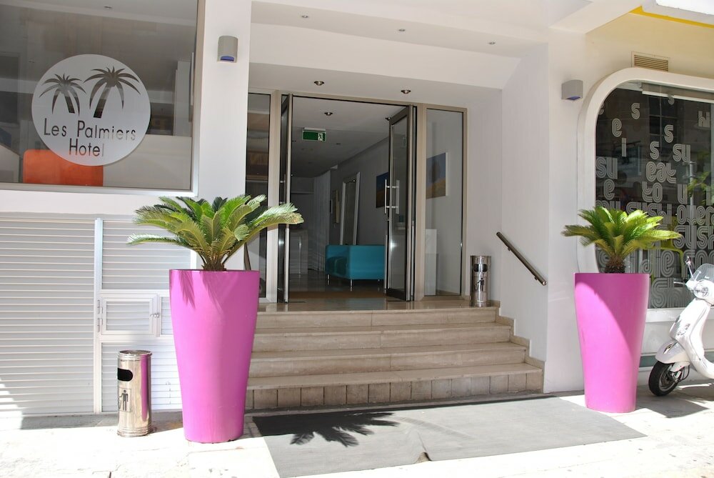 Фото Les Palmiers Boutique Beach Hotel and Luxury Apartments