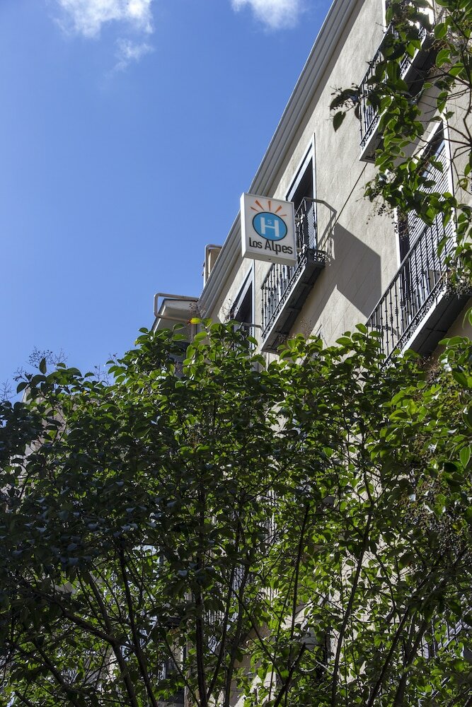 Фото Hostal Los Alpes