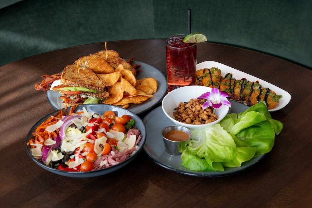 Фото Cyrus Hotel, Topeka, a Tribute Portfolio Hotel