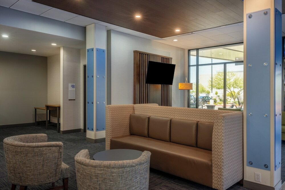 Фото Holiday Inn Express And Suites Gilbert Mesa Gateway Airport, an Ihg Hotel