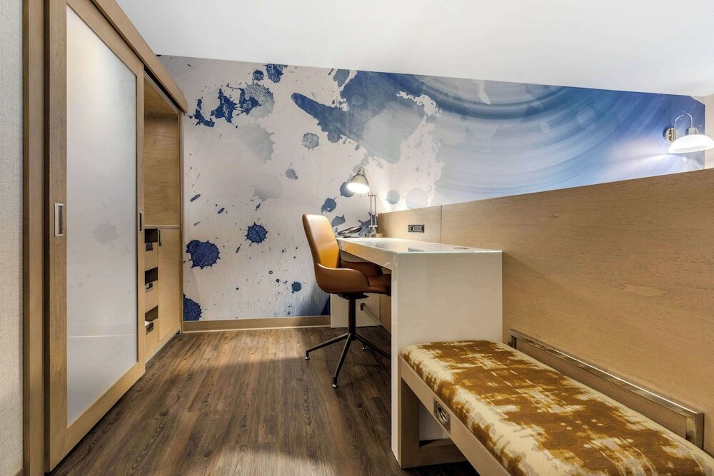 Фото Cambria Hotel Milwaukee Downtown