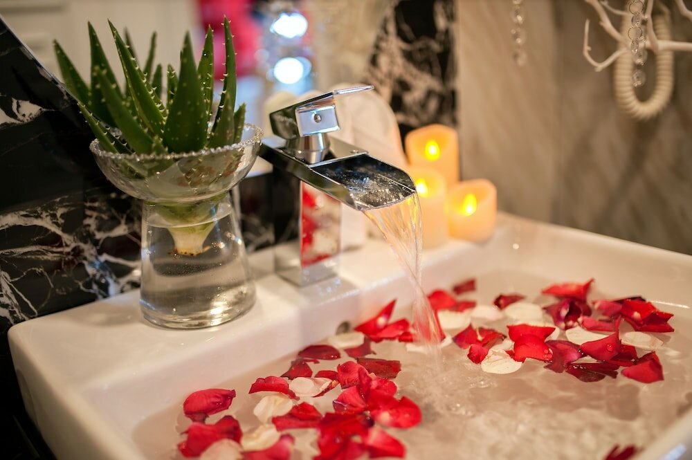 Фото Adora Hotel