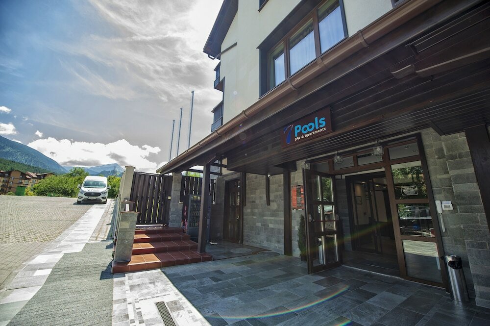 Фото 7 Pools SPA & Apartments