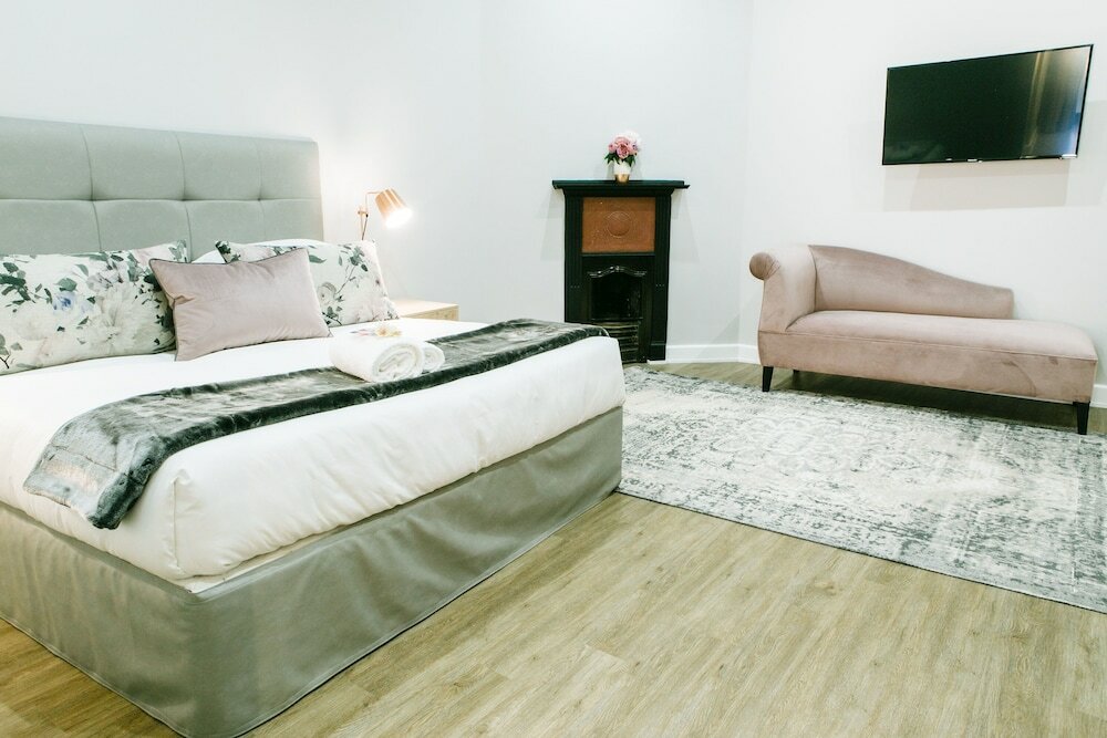 Фото 30 on Whites Guesthouse