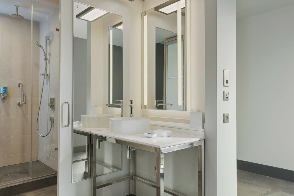 Фото Aloft Aberdeen Teca