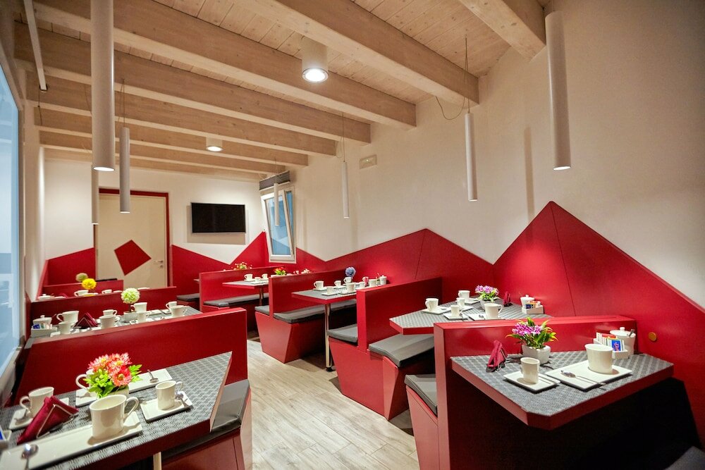 Фото Hospitality Hotel