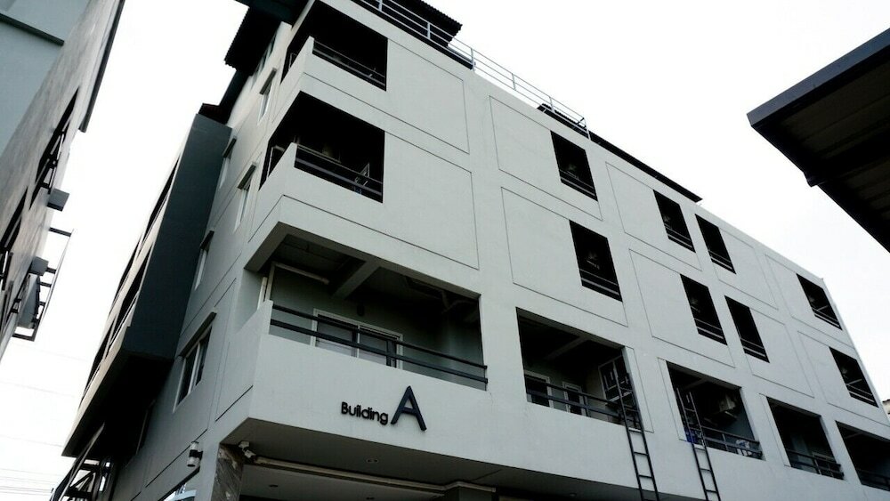 Фото B-Black Hotel Chonburi