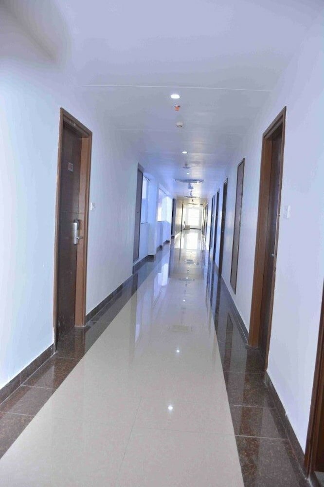 Фото Triguna Clarks Inn