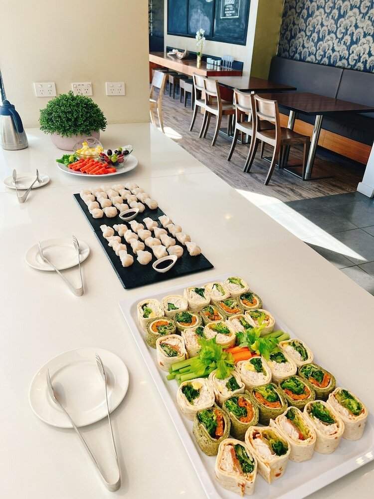 Фото Royal Pacific Hotel