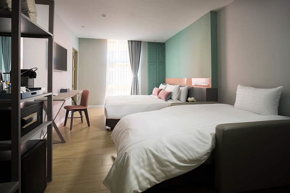 Фото отеля 2