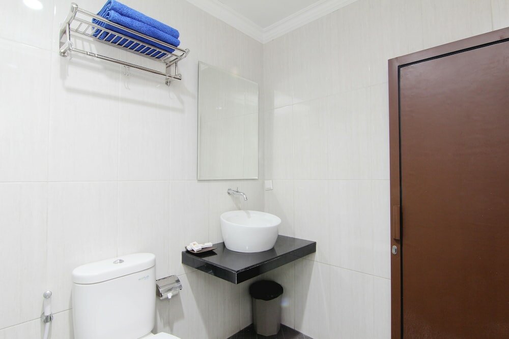 Фото Lingga Hotel