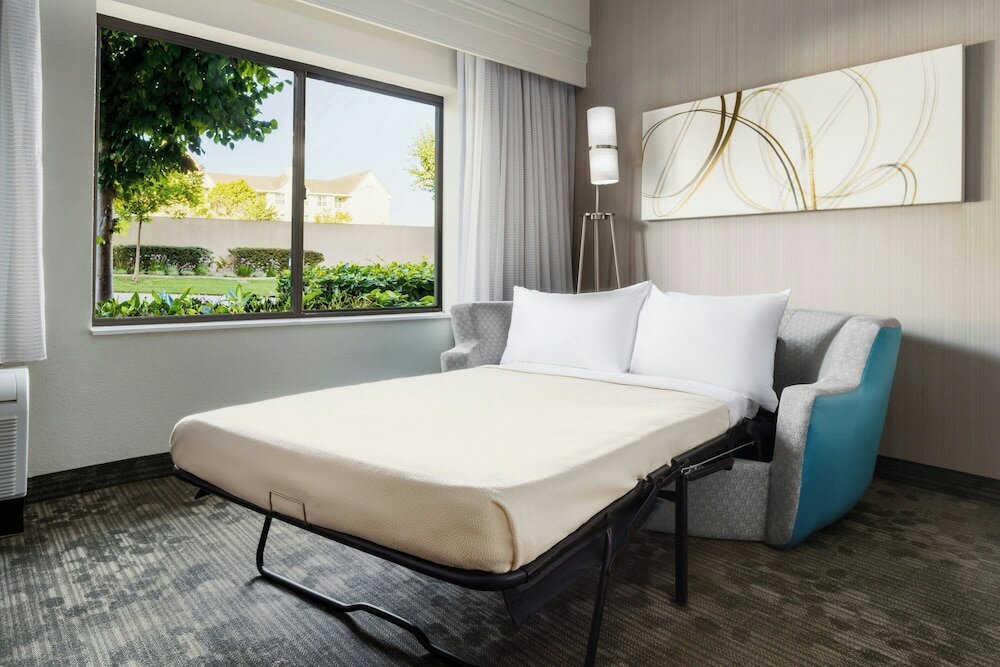 Фото Courtyard by Marriott Salinas Monterey