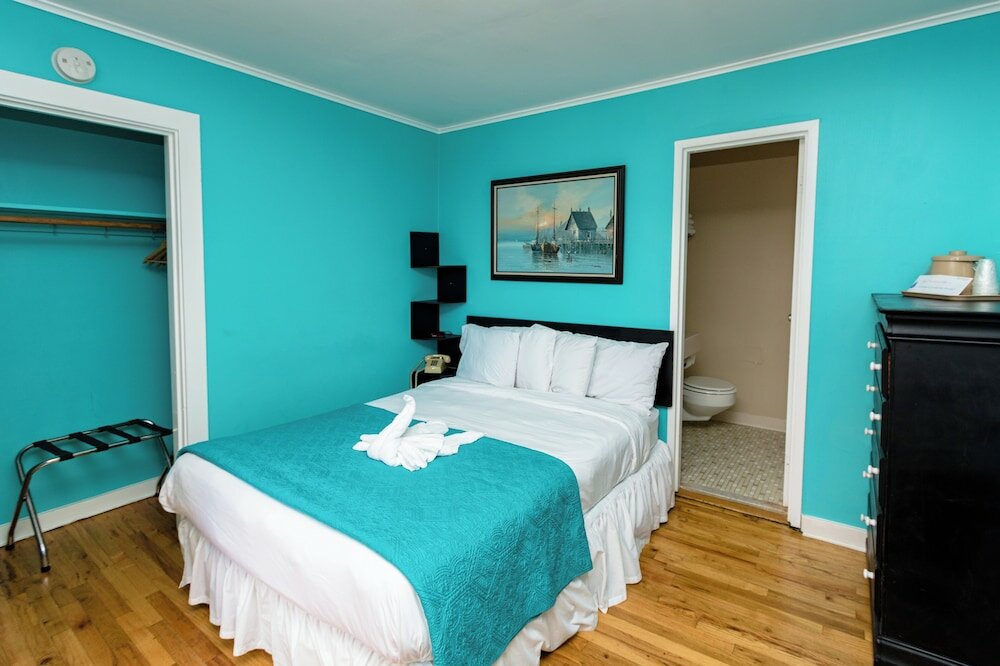 Фото Charlroy Motel