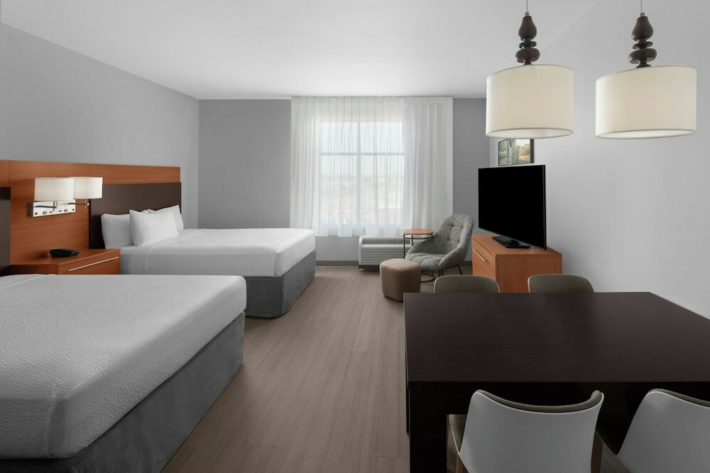 Фото TownePlace Suites by Marriott Carlsbad