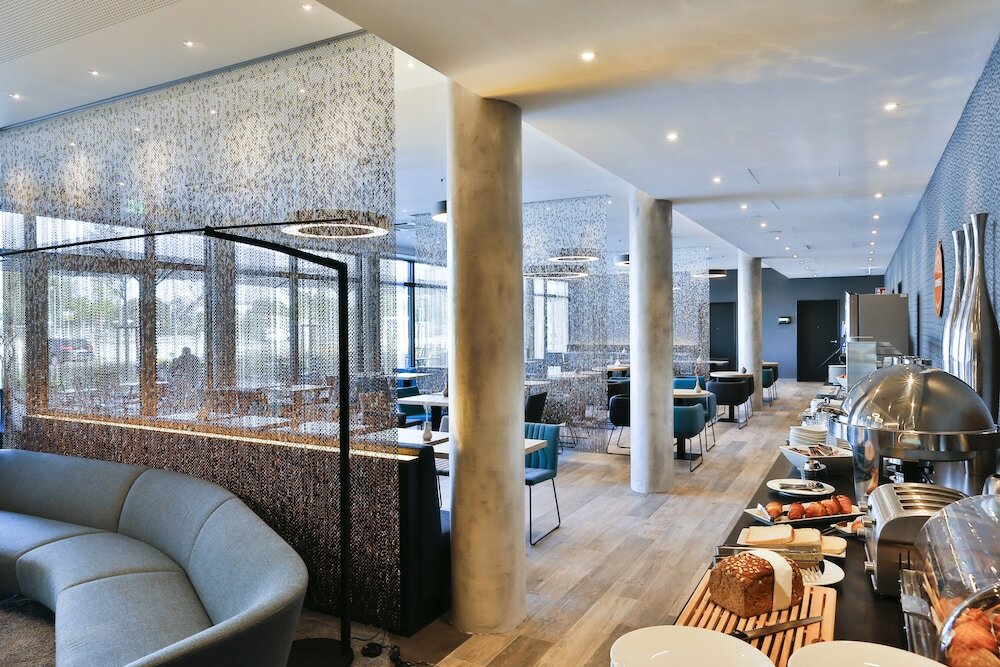 Фото Holiday Inn Express Karlsruhe - City Park, an Ihg Hotel