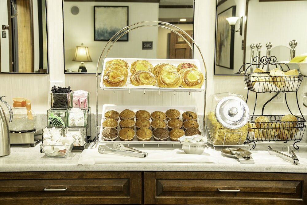 Фото The Holland Hotel