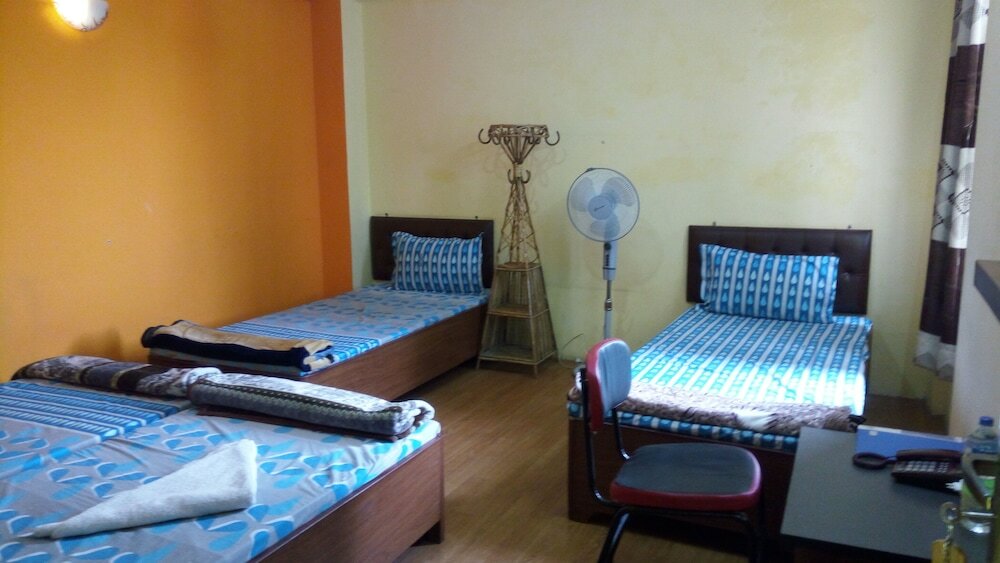 Фото Everest Holiday Inn