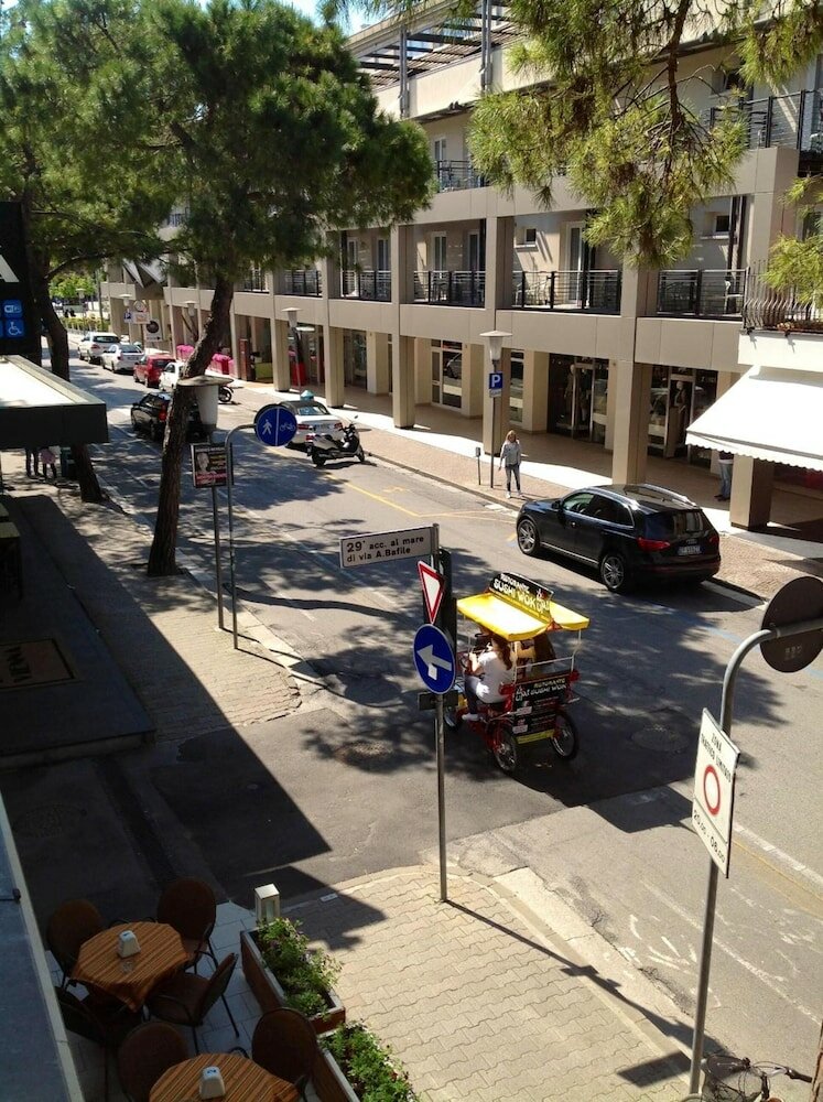 Фото Hotel Ivana