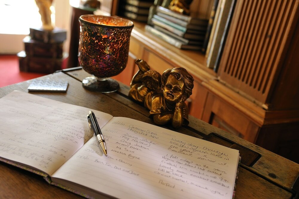 Фото Howarth House Apartments