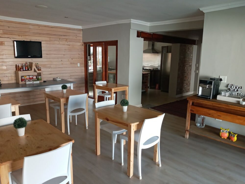 Фото Two Fat Owls Guesthouse