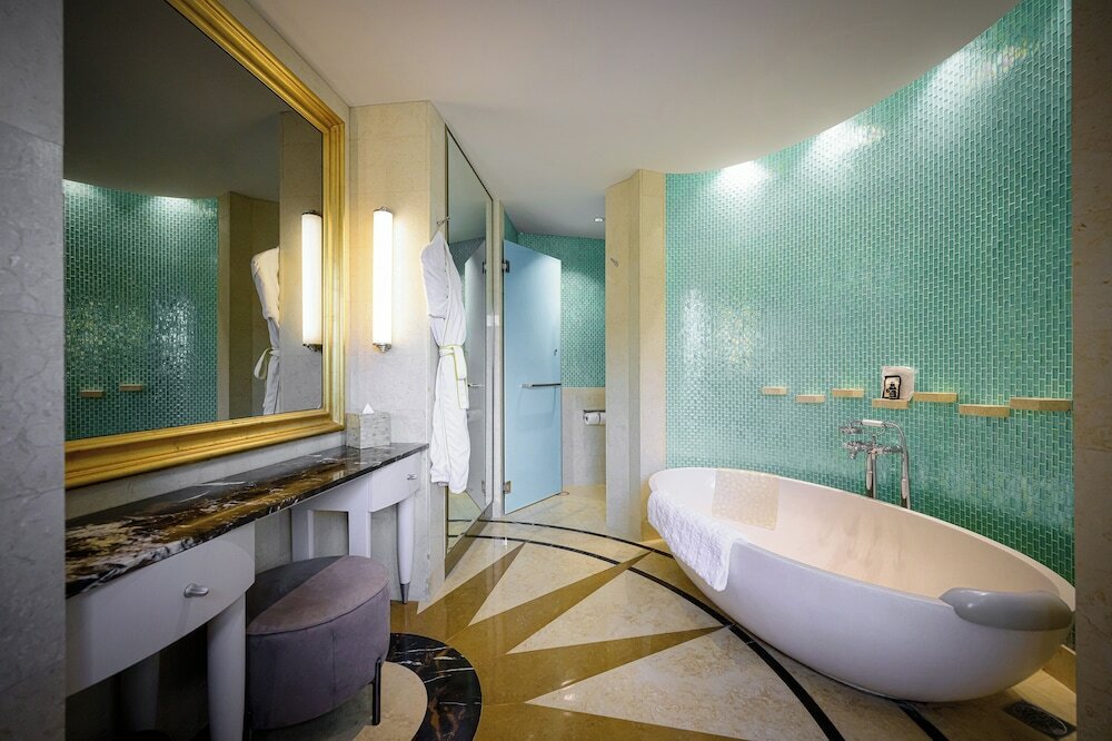 Фото Resorts World Sentosa - Crockfords Tower