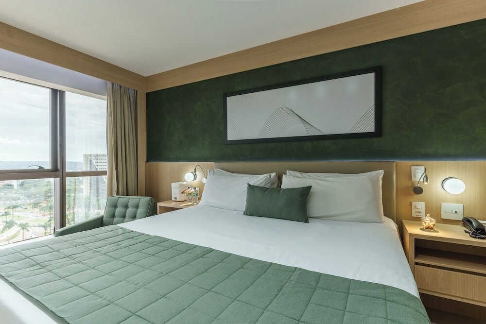 Фото Cullinan Hplus Premium