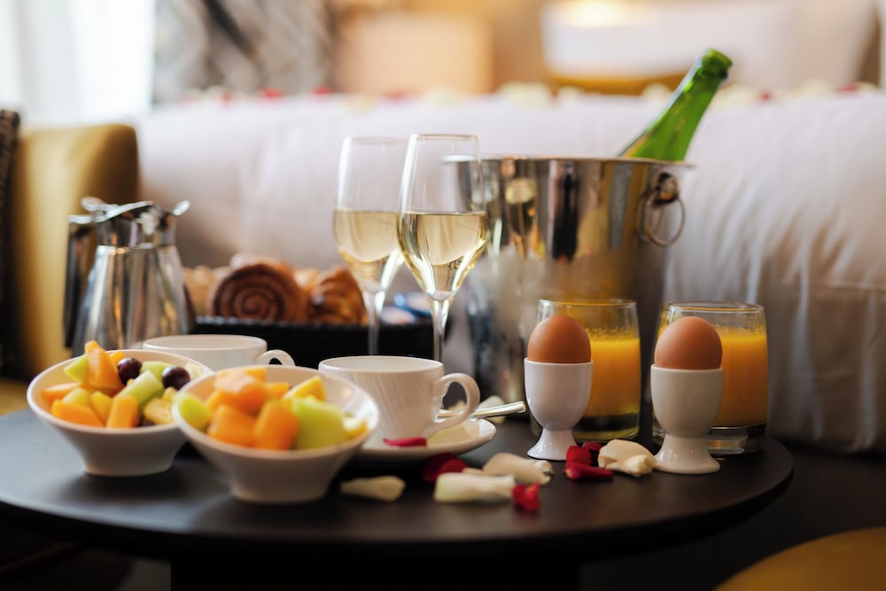 Фото Ambassade Hotel