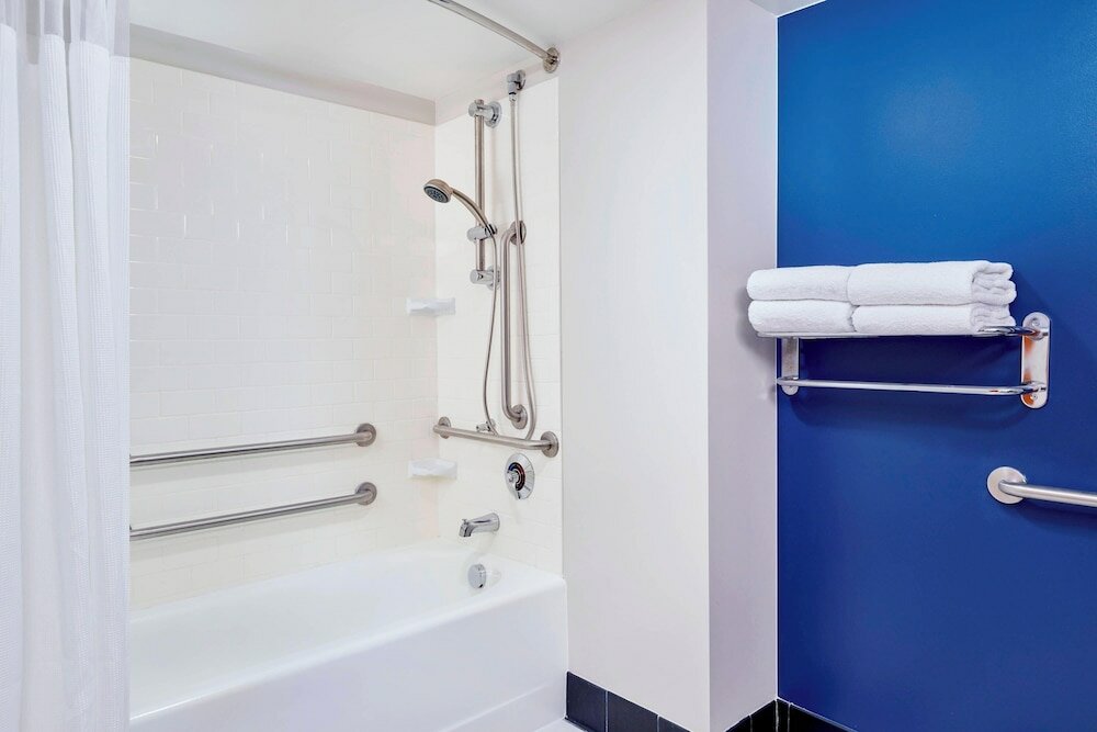 Фото Fairfield Inn & Suites by Marriott Indianapolis Downtown